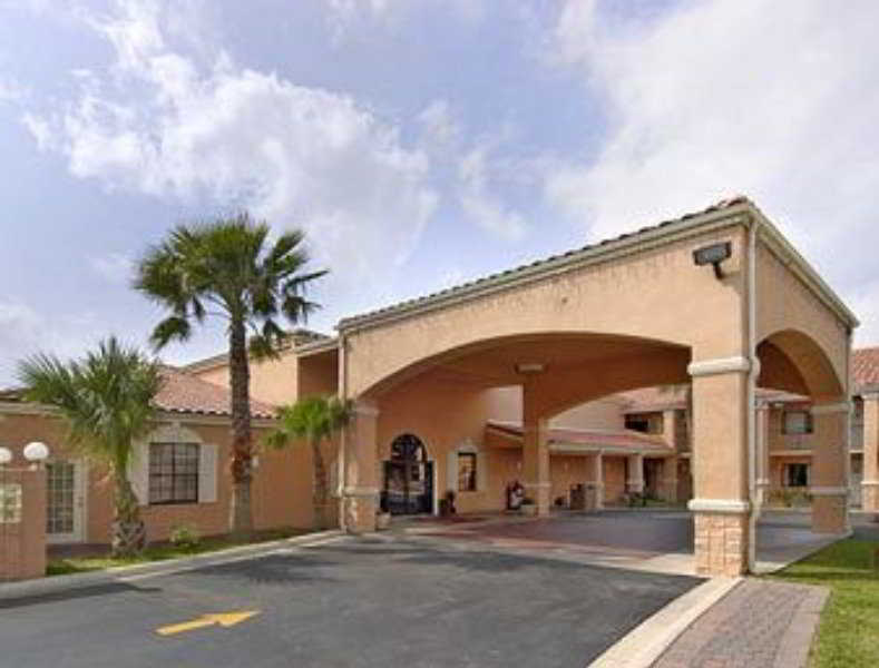 Super 8 By Wyndham South Padre Island Hotel Exterior photo